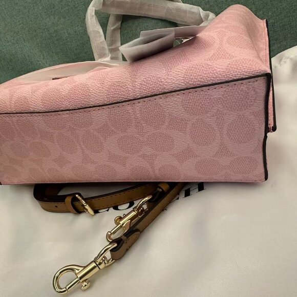 NWT Coach Mollie Tote Bag 25 In Signature Powder Pink CER24 - Picture 5 of 8